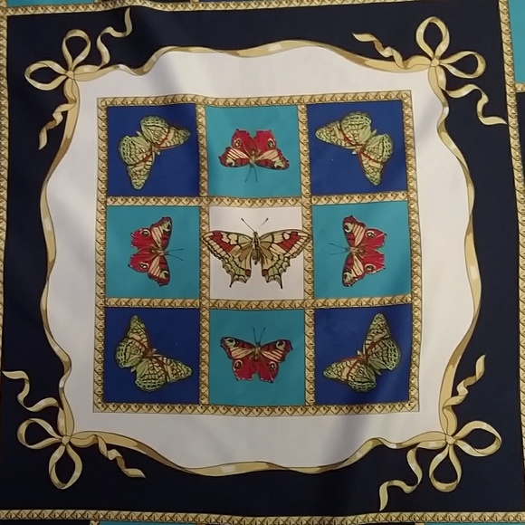 VTG Italian Butterfly Design Scarf - Picture 4 of 6